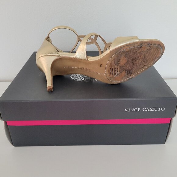 VINCE CAMUTO Sexy Mid Heel VC-PAYTO Sandals in Egyptian Gold ~ Size 7.5M - Picture 10 of 12